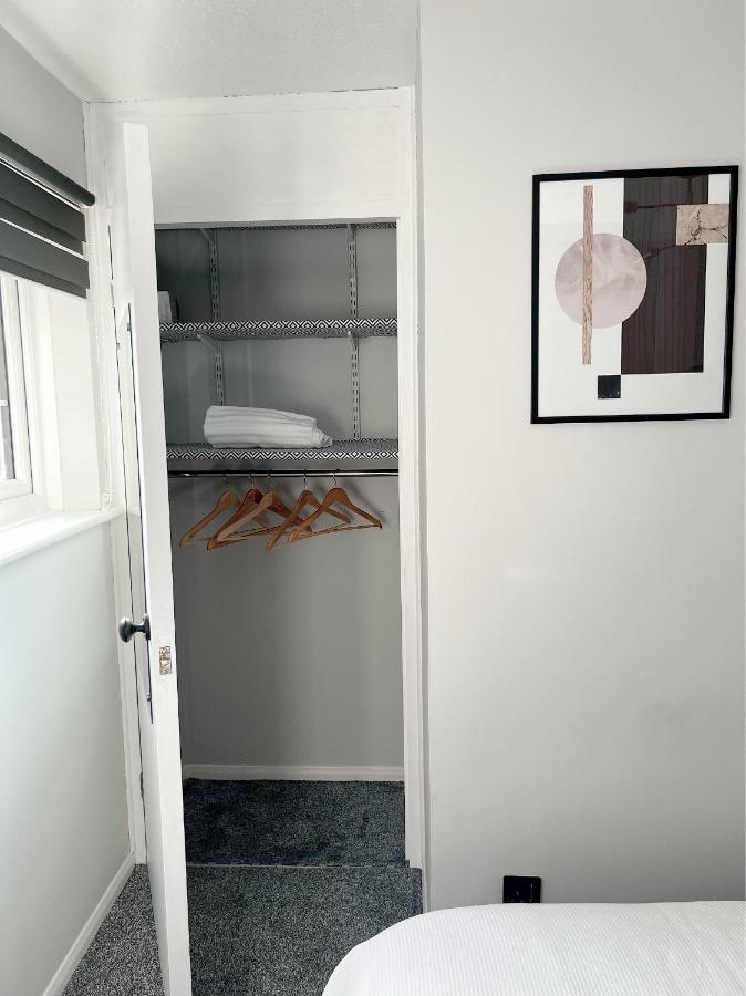 Stunning Apartment In Beckton With Private Entrance Лондон Экстерьер фото