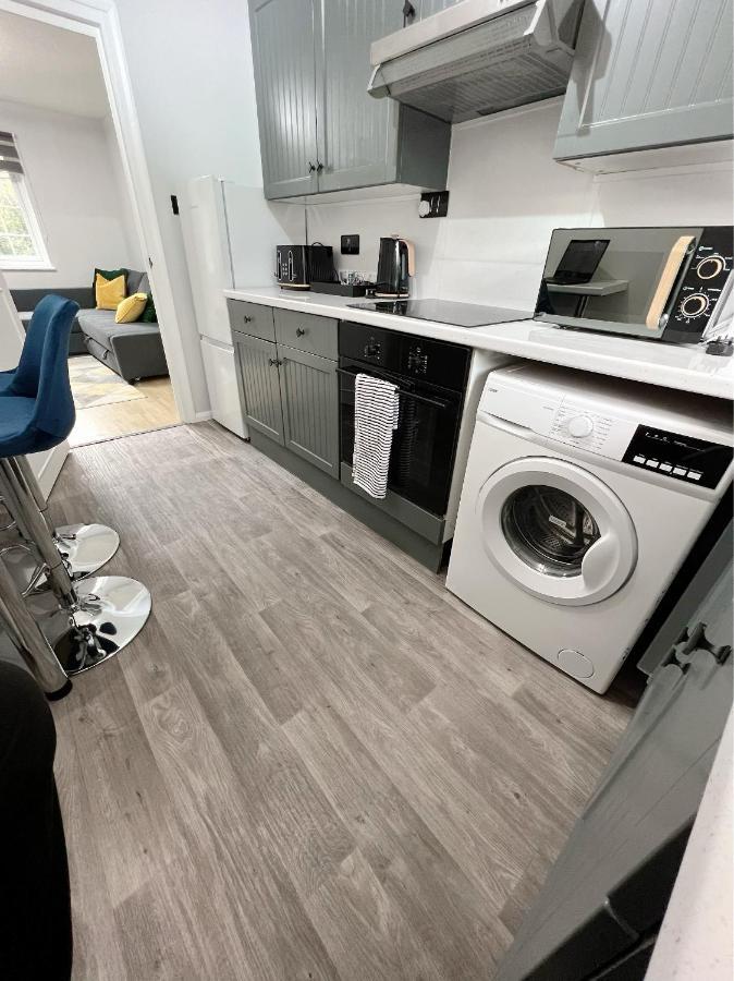 Stunning Apartment In Beckton With Private Entrance Лондон Экстерьер фото