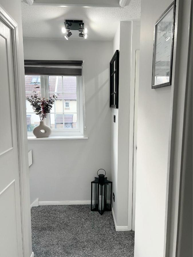 Stunning Apartment In Beckton With Private Entrance Лондон Экстерьер фото